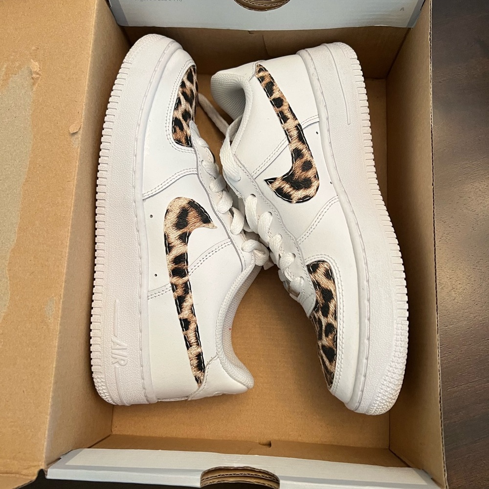 Leaped print Air Force 1’s